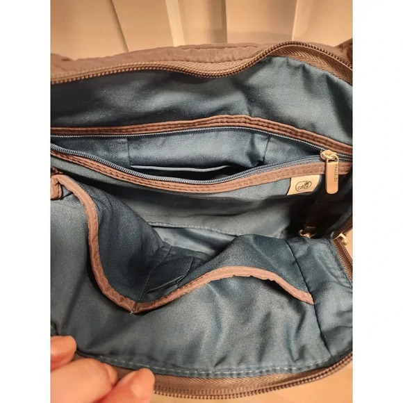 Travelon Exclusive Edition RFID-Blocking Adjustable Crossbody Shoulder Bag - Picture 6 of 11